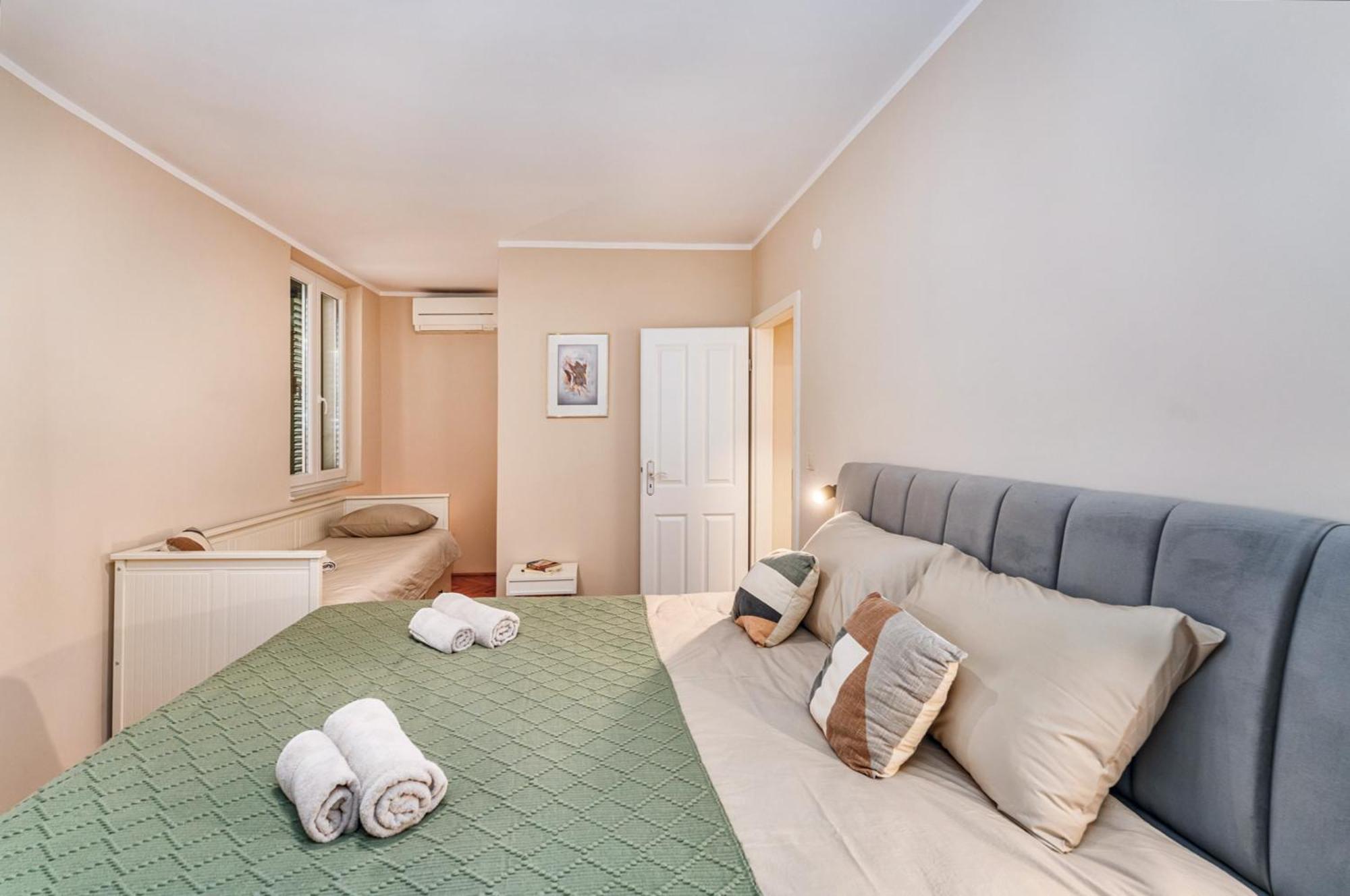 Samm Apartments Σίμπενικ Εξωτερικό φωτογραφία