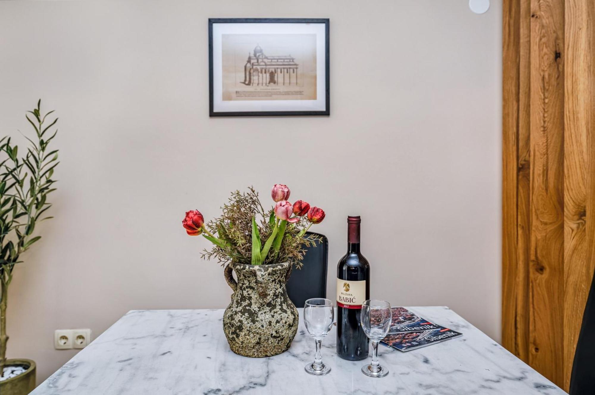 Samm Apartments Σίμπενικ Εξωτερικό φωτογραφία