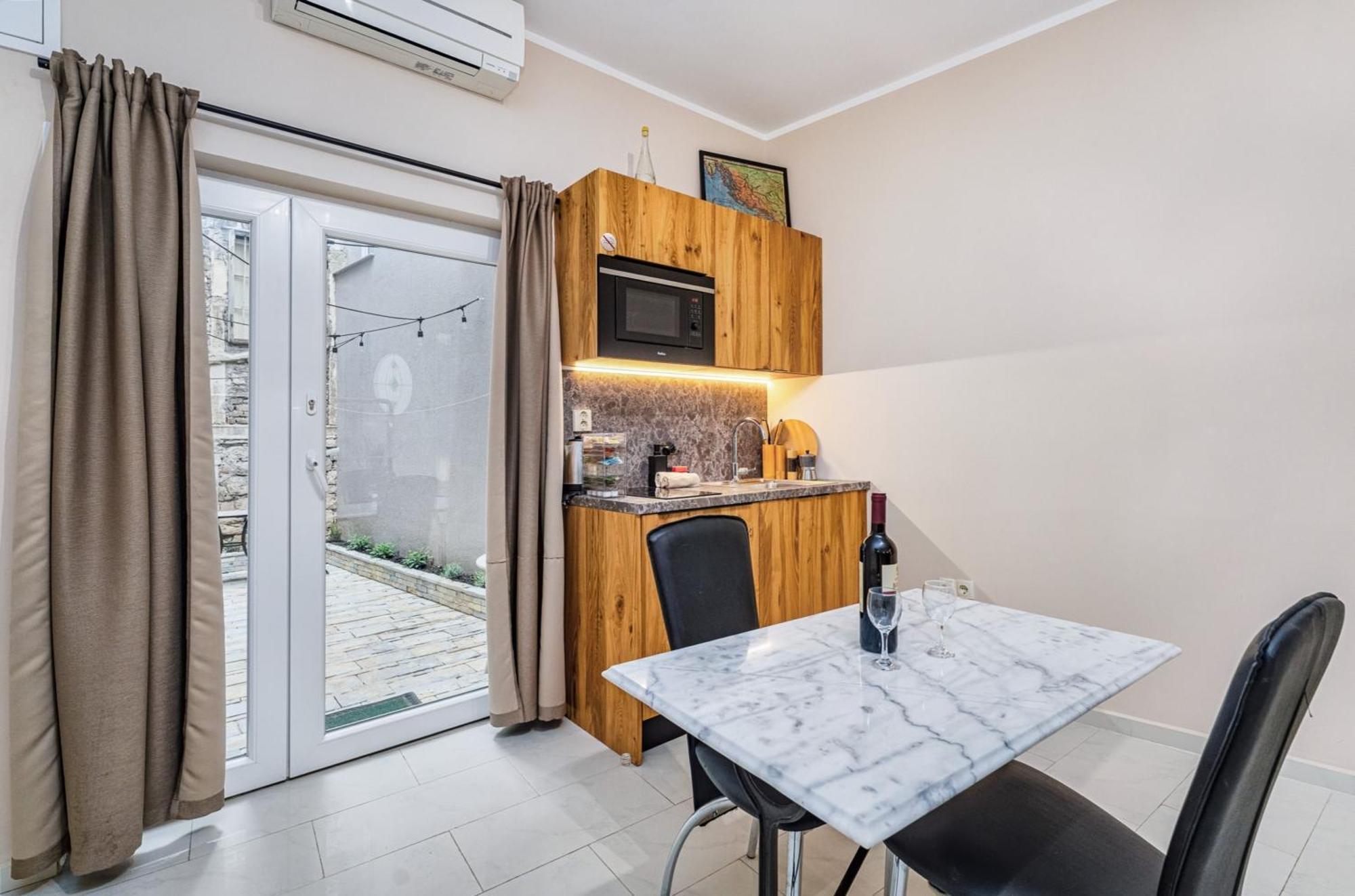 Samm Apartments Σίμπενικ Εξωτερικό φωτογραφία