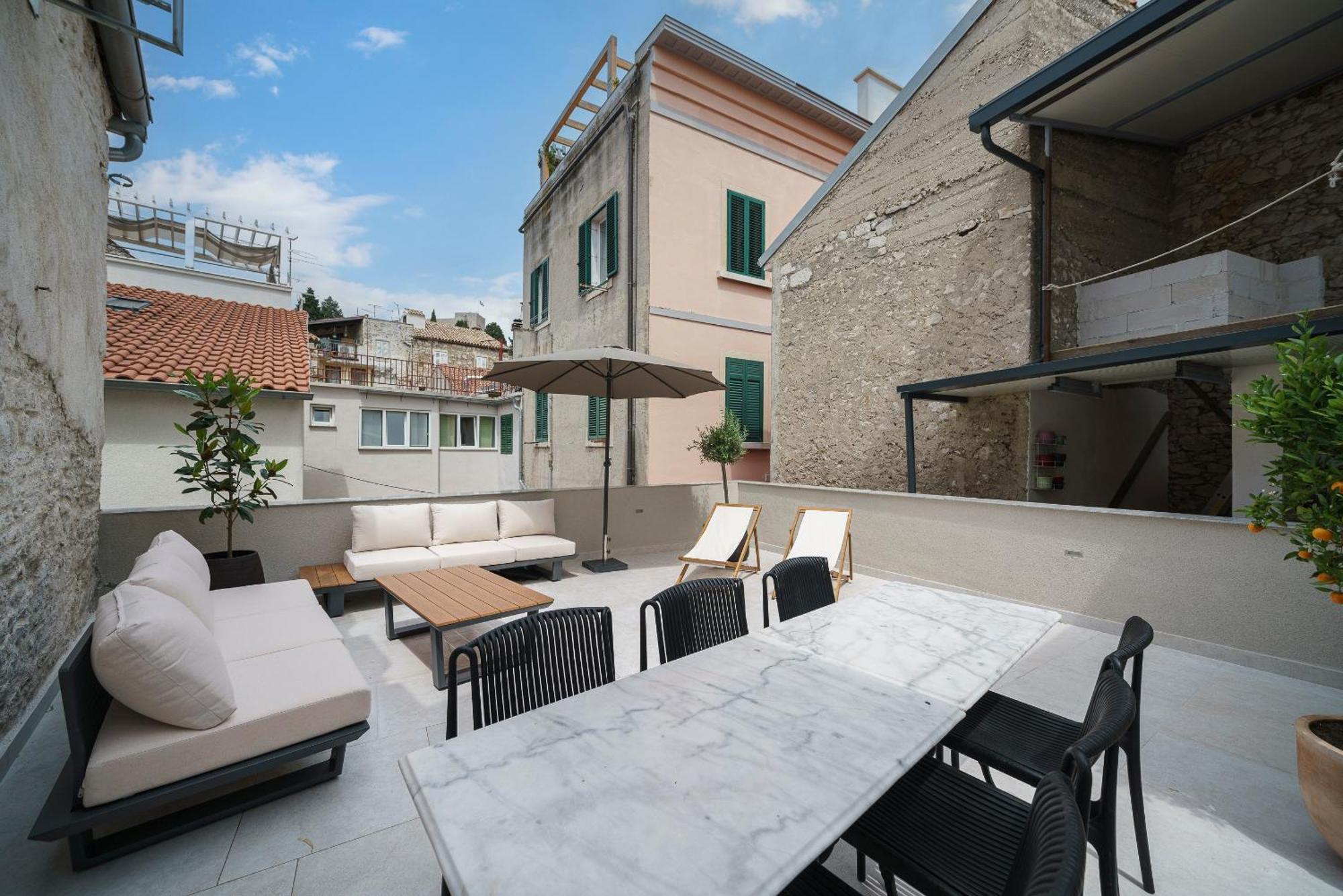 Samm Apartments Σίμπενικ Εξωτερικό φωτογραφία