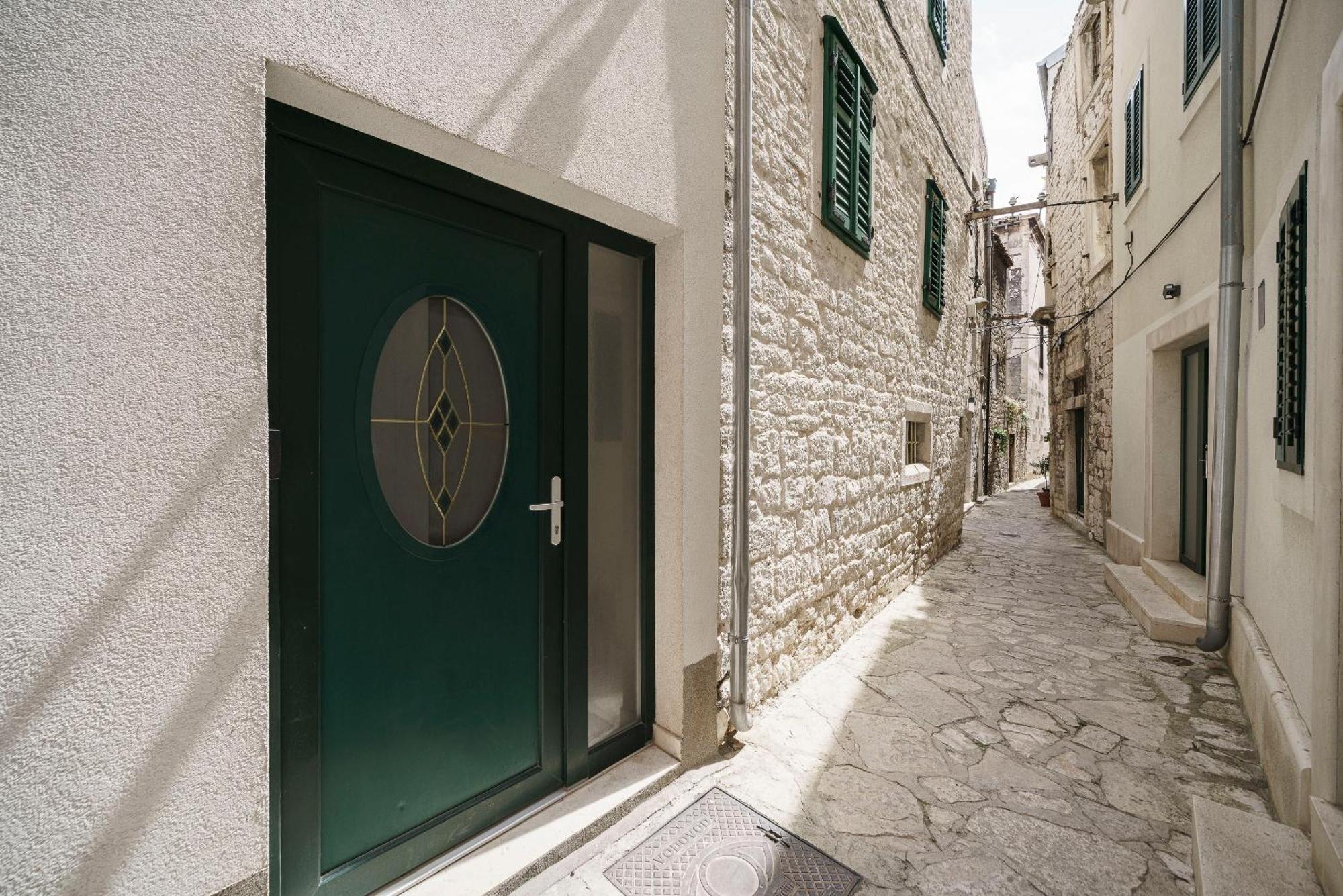 Samm Apartments Σίμπενικ Εξωτερικό φωτογραφία